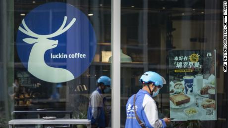 The co-founder of Luckin Coffee apologizes for the accounting scandal and promises to fight to save the company