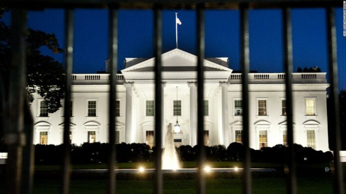 Secret Service tells reporters to leave White House grounds