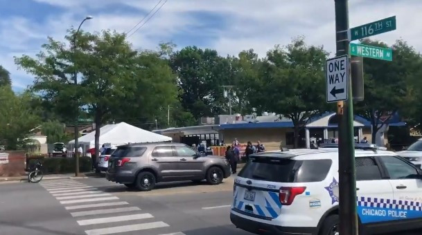 5 People Shot, 1 Killed, In Dining Tent At Pancake House In Morgan Park – CBS Chicago