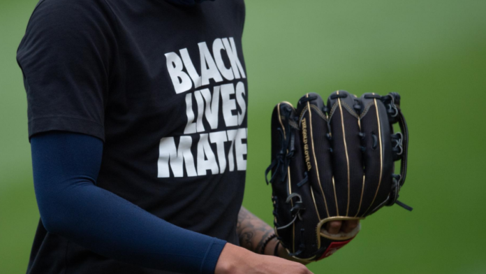 Milwaukee Brewers join Bucks in protest, sit out game vs. Reds after Jacob Blake shooting