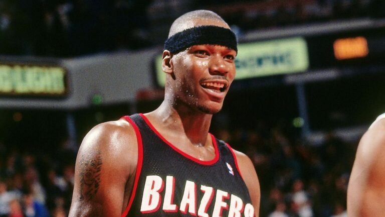 Previous Portland Path Blazers star Clifford Robinson dies at 53