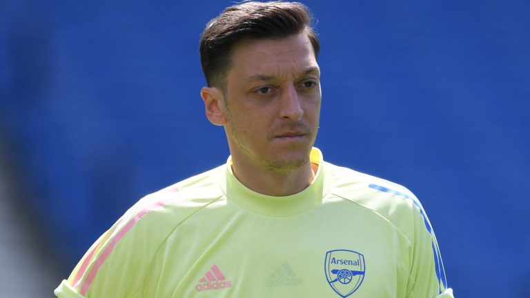 Mesut Ozil: “It’s very difficult for an Arsenal midfielder to get back into the team,” said Michael Arteta.  Ftb .l news