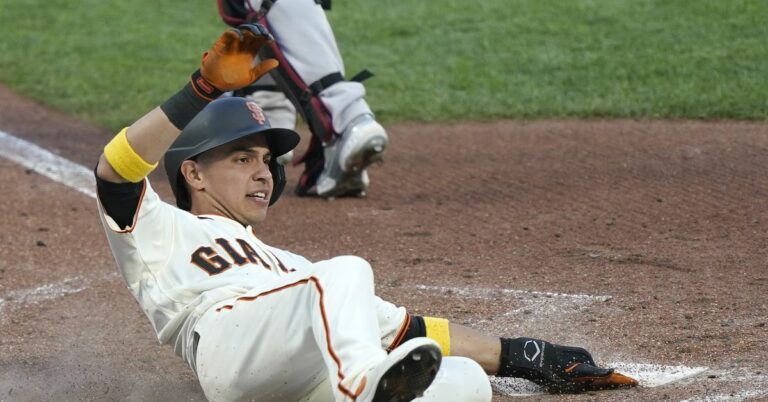 The San Francisco Giants beat the Diamondbacks 4-2