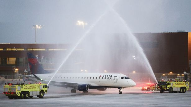 The ‘beautiful’ Salt Lake Airport awakens passengers on the first flight with a new facility

