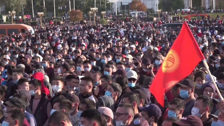 Kyrgyz election: Protesters storm parliament over vote-smuggling allegations