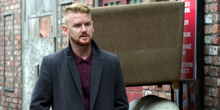 Coronation Street Spoiler – Gary attacked in turn