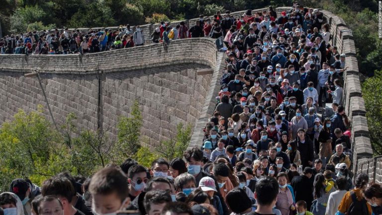 What epidemic?  Crowds fill the Great Wall of China during the holiday week