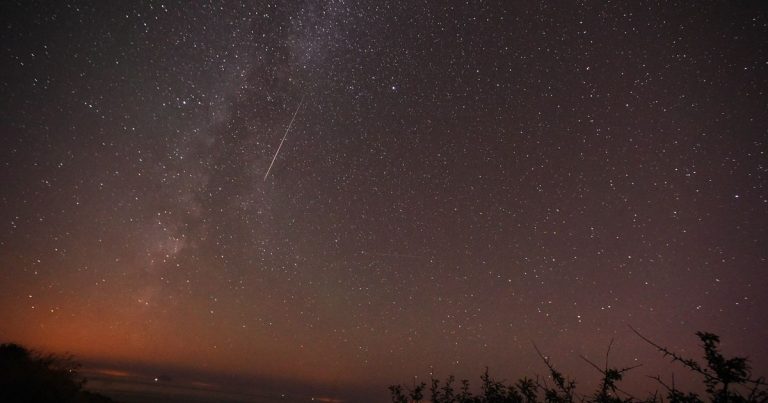 When and how is the best way to see a Draconid meteor shower tonight?