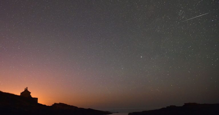 Meteor showers, Blue Moon and other stargazing dates for Te October