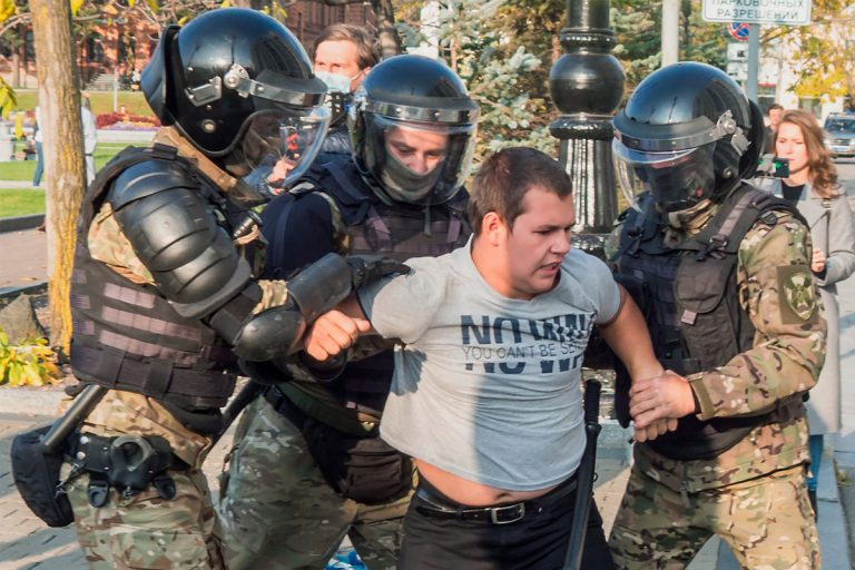 Police knocked down doing on anti-Russian protests