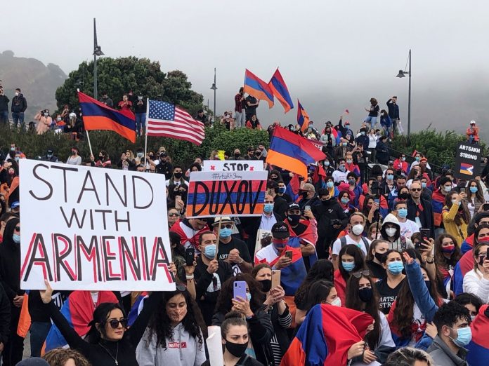 Thousands march towards Golden Gate Bridge over Armenian-Azerbaijani conflict

