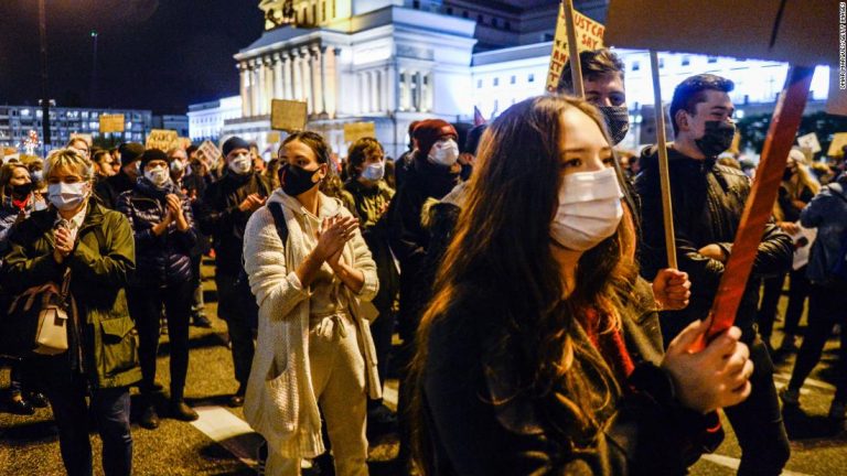 Poland needs to remain calm to discuss the controversial abortion verdict, the government says