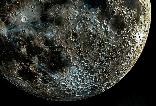 A combined picture of the moon, made up of thousands of images taken on different types of lunar phases, captures every detail of the crater.  - NASA has confirmed today that the moon's sunlight is water on the surface.  The revelation means that it is possible that the water is easily accessible and not only in the deep, permanently shaded craters of the South Pole, as previously thought.  NASA also announced that cold traps, areas that are in permanent shade, could hold up to 15,000 square miles (40,000 square kilometers) of water.