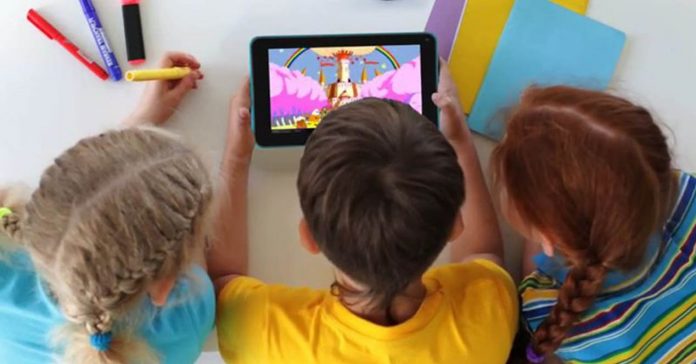 Technical gifts for children: robots, tablets, smartwatches

