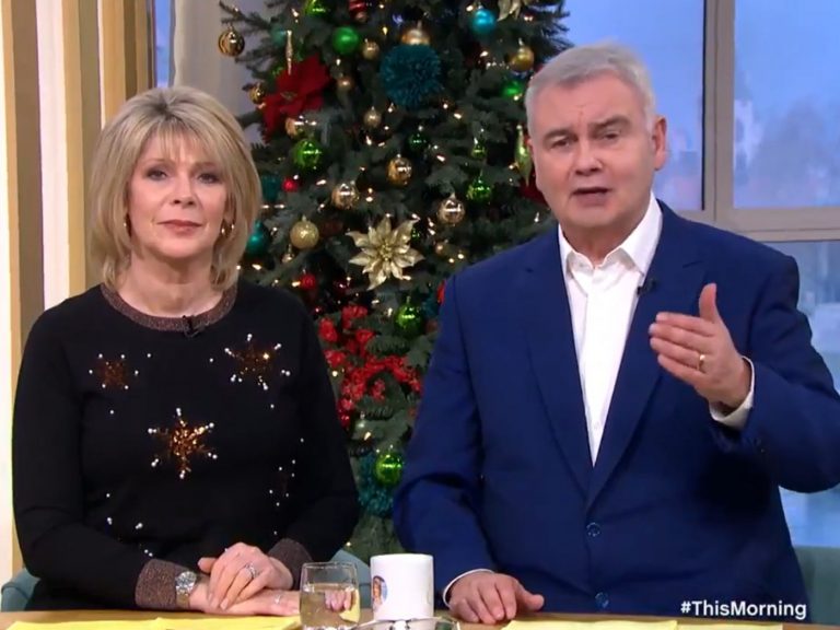 This morning: Eamonn Holmes exchanges ‘awkward’ jingle bells with school teacher over ‘false’ songs