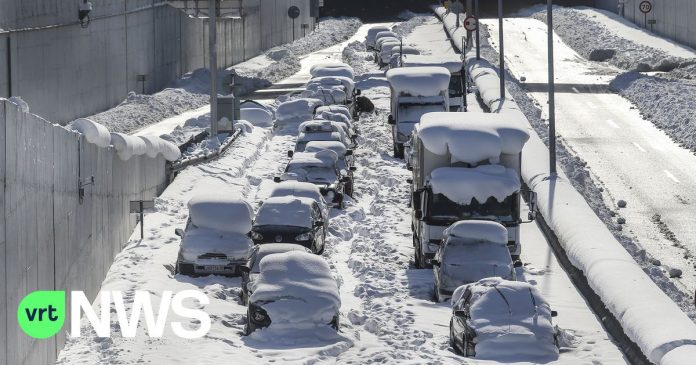 Extraordinary snowfall in Middle East, Greek government under fire for 'snow'


