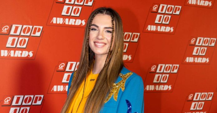  'The Voice of Holland' coach scared of 'ANGE' episode, former winner reacts for the first time  Sexual abuse in 'The Voice of Holland'


