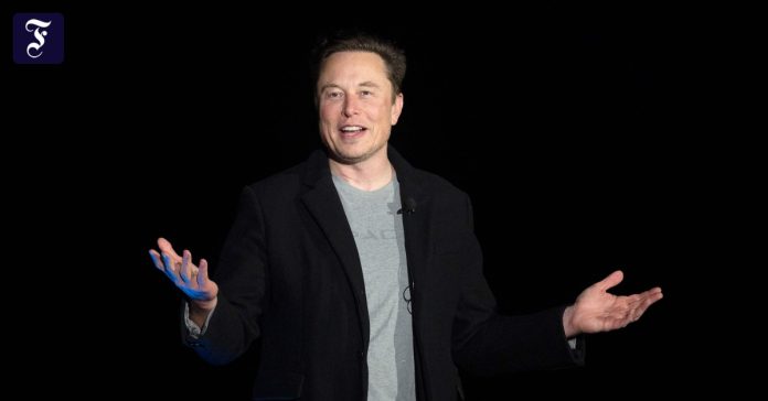 Elon Musk activates Starlink in Ukraine

