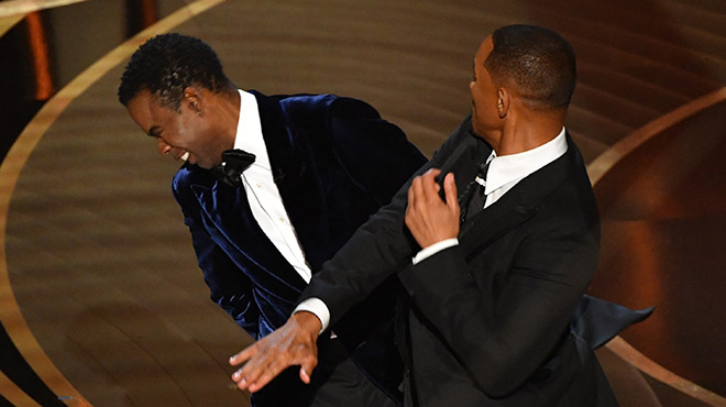 A slap in the face at the Oscars: Angry after a joke about his wife, Will Smith hits Chris Rock on stage (Photo & Video)

