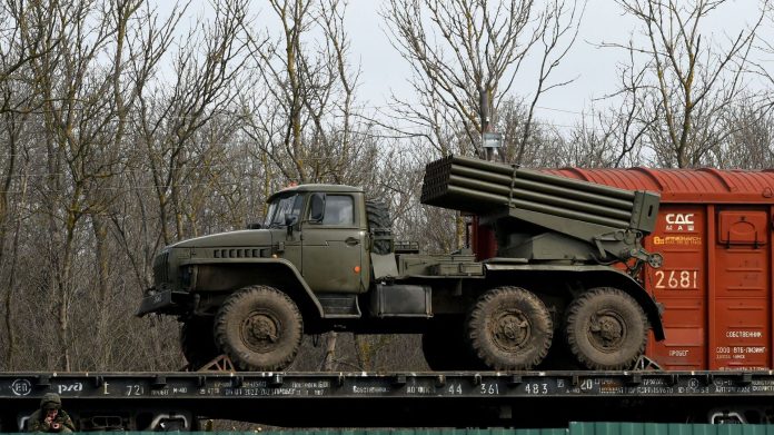L'armée russe recule et établit des positions défensives en Ukraine