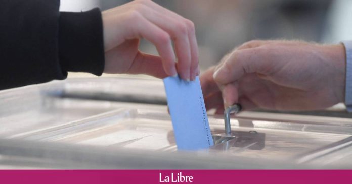 Absentee candidates, glue in a polling station ... these unusual moments of the first round of the French presidential election

