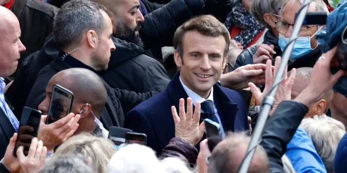 Présidentielle française : quelle est cette polémique McKinsey qui éclabousse Emmanuel Macron ?