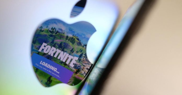 Fortnite is back on the iPhone

