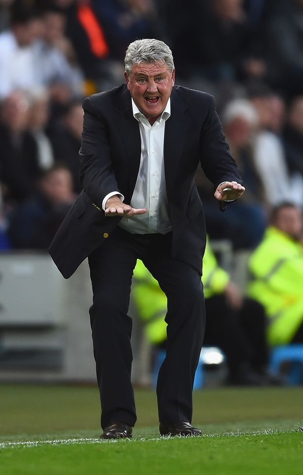 Steve Bruce intimidates defender for attempting to take Carlsberg cans
