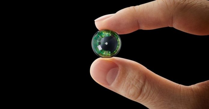 Start-up presents smart contact lenses with display

