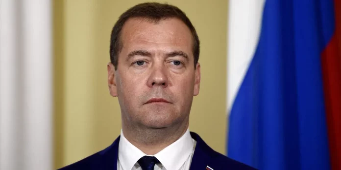 "Qui peut assurer que l'Ukraine sera toujours sur la carte mondiale dans deux ans ?", s'interroge l'ex-président russe Medvedev