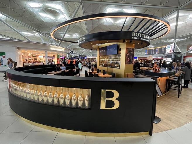 Bottega opens a new prosecution bar at London Airport with SSP UK - Corriere.it

