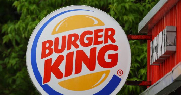  Burger King rewards his 27-year career with a surprise bag, Internet users offer him 270,000 euros.  Extraordinary


