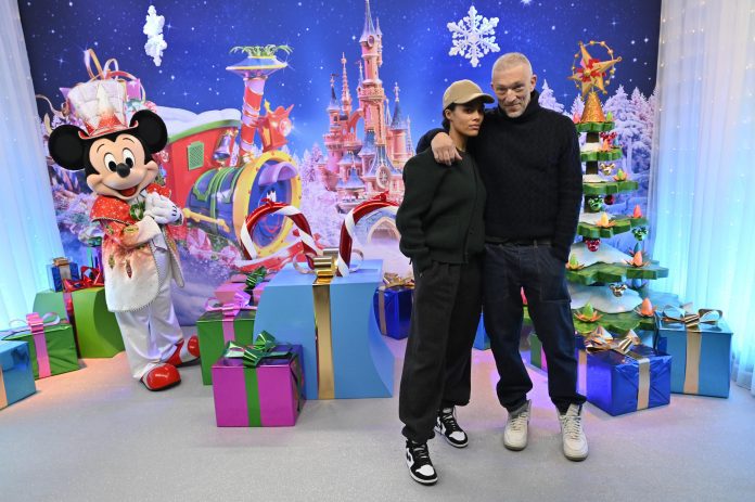 Stars Celebrate the Return of Christmas at Disneyland Paris

