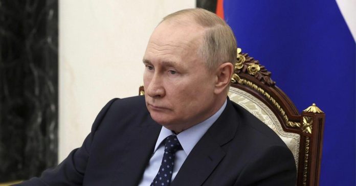 Vladimir Putin facilitates obtaining Russian citizenship for all Ukrainians

