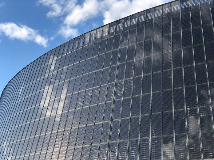 Solar panels on buildings and noise barriers: Bids accepted for 201 MW

