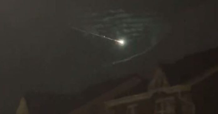 Giant fireball seen in the sky: meteorite or space debris?

