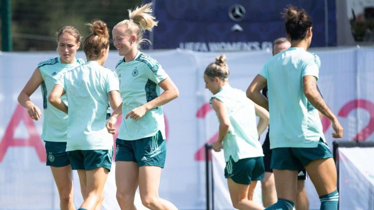 EM in England: Schouler back on the pitch: DFB women defy the heat