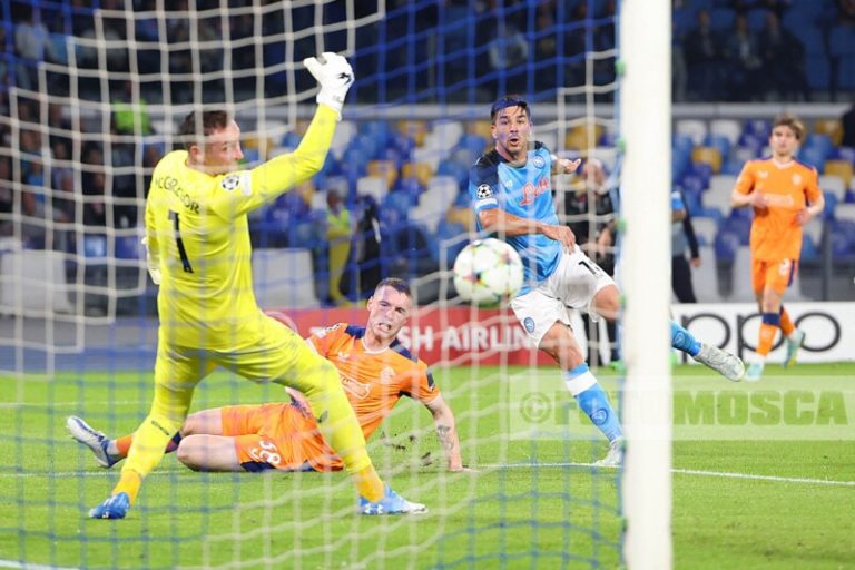 Napoli-Rangers report card: Simeon essential, Elmas useful