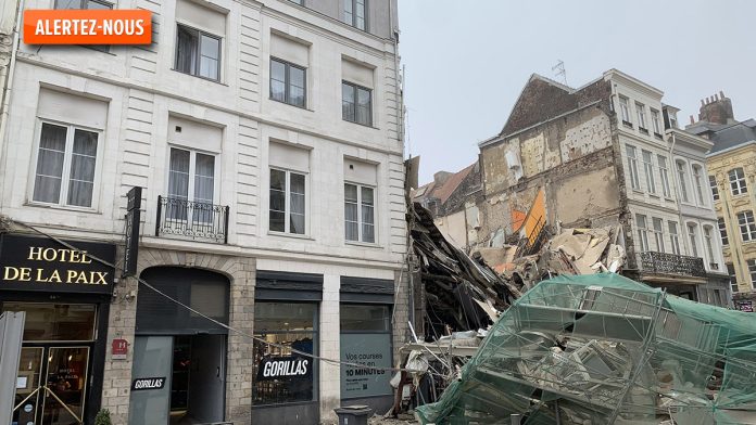 Two buildings collapsed in the center of Lille: rescuers still searching for a missing doctor

