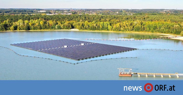 Generating energy: solar panels learn to swim