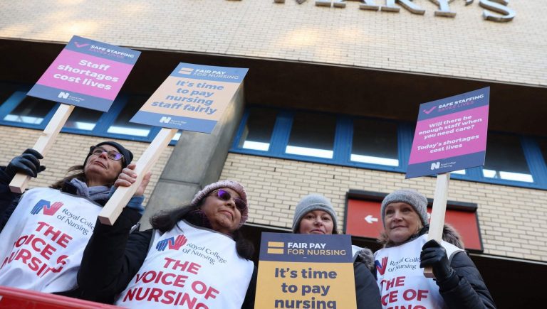 United Kingdom, nurses on strike demanding 17% pay rise: first stop in over a century