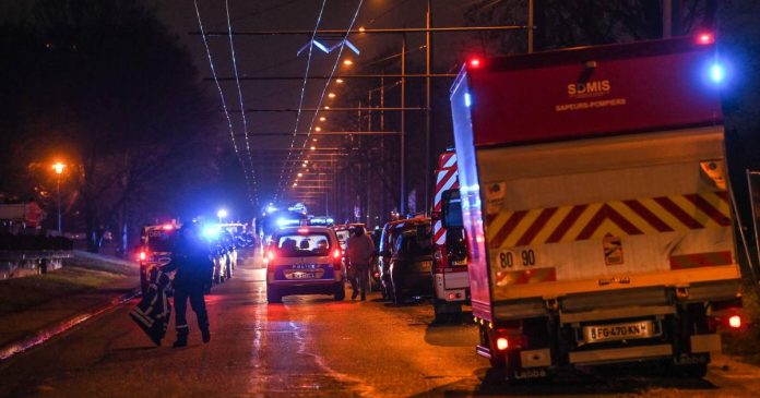  At least 10 dead, including 5 children, in a horrific building fire near Lyon |  miscellaneous facts

