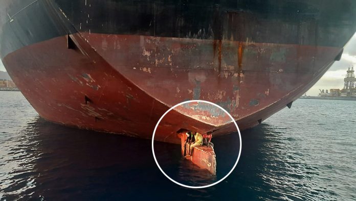 Journey of all perils: 3 men spend 11 days under the stern of an oil tanker headed for the Canary Islands

